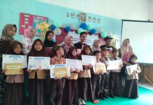 Isak Tangis Warnai Pelepasan Pelajar SD Inpres 5/81 Timusu