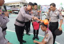 Momen HUT Bhayangkara, 14 Personel Polres Luwu Timur Naik Pangkat