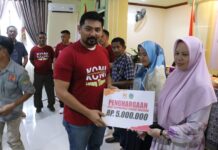Dibuka Wakil Bupati, KONI Lutim Gelar Rapat Anggota dan Serahkan Penghargaan