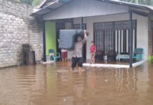 Polres Morut Turunkan Personel Bantu Korban Banjir