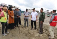 Bupati Luwu Timur Tinjau Progres Pembangunan Pasar Tomoni