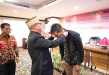 Bupati Budiman Buka Bimtek Peningkatan Kapasitas Sekretaris Bumde se Lutim