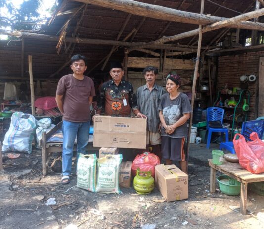 Dinsos Luwu Timur Salurkan Bantuan untuk Pasutri Penyandang Disabilitas Korban Kebakaran Rumah di Mangkutana