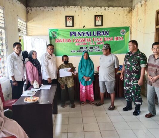 Kades Tolada Salurkan BLT-DD Tahap Juli 2024 Kepada Penerima Manfaat