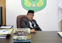 Mengabdi 21 Tahun di Pemda Lutim, H. Hamris Darwis kembali ke Background Awalnya