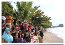 Antusias Masyarakat Bungku Utara Saksikan Karnaval Perahu KatingtingĀ Rangkaian HUT RI ke-79