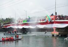Rayakan HUT RI ke-79, Mori Dive Club Kibarkan Bendera 100 Meter