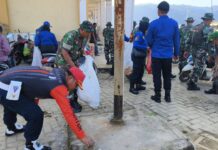 HUT RI ke-79 Babinsa Koramil 1311-03/Petasia Gelar Kerja Bakti