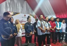 Paslon Andi-Jumail Diantar Ratusan Simpatisan Mendaftar di KPU Luwu Utara