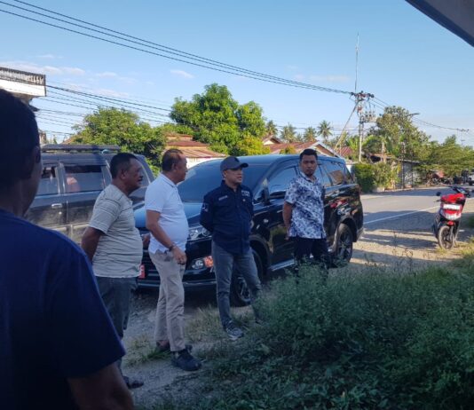 Anggota DPRD Bersama Kadis PUPR Luwu Terjun Langsung Melihat Kerusakan Jembatan di Kecematan Kamanre