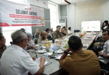 Bupati Budiman Paparkan Program Konservasi Wilayah Pesisir dan Ekowisata Bahari