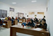 Plt Kadis Kominfo-SP Lutim Rakor Internal Bersama Para Staf