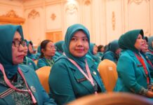 Pjs Ketua TP PKK Lutim Hadiri Peringatan HKG PKK Ke-52 di Makassar