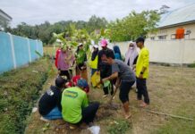 Program ” Peduli ki’ , saya Jaga ki “, Pemdes Sindu Agung Lakukan Penanaman Pohon