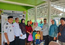 Gandeng Baznas, Desa Lewonu Salurkan Bantuan Penanganan dan Pencegahan Stunting