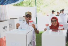 Pilkada Serentak 2024, Bupati dan Wabup Lutim Salurkan Hak Suaranya