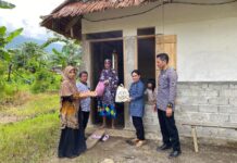 Tim Sedekah Jumat Setdakab Lutim, Berbagi Berkah untuk Warga Balambano Indah