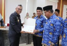 35 ASN Purna Bakti Terima SK dari Bupati, Dua Diantaranya Kepala Dinas