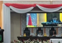 Rapat Paripurna Pelantikan PAW Anggota DPRD Luwu Timur, Sekwan Bacakan SK Gubernur Sulsel