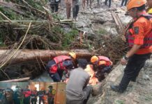 Tiga Hari Terbawa Arus Sungai, Tim SAR Gabungan Berhasil Evakuasi Korban Banjir di Bone
