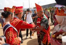 Pangdam XIII/Merdeka Disambut dengan Adat Mori di PT GNI