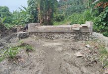Gegara Plat Duecker, Panen Sawit Warga di Desa Cendana Burau Tertahan
