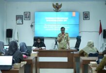 PPID Luwu Timur Matangkan Persiapan Monev KIP 2025, Dibimbing Camat Tomoni Timur