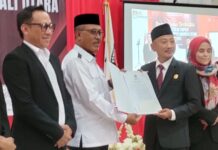 KPU Morowali Utara Resmi Tetapkan Delis-Djira Sebagai Bupati dan Wakil Bupati