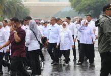 Diguyur Hujan, Semangat Bupati dan Wabup Terpilih Lutim Tak Luntur di Gladi Bersih Pelantikan