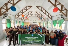 Penyuluhan Hukum JMS di SMPN 04 Masamba, Kajari Luwu Utara : Hindari Segala Bentuk Kenakalan Remaja