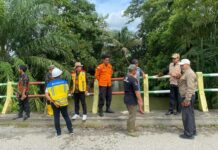 Pemkab Lutim Tinjau Lokasi Pasca Banjir di Desa Non Blok Kecamatan Kalaena
