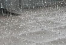 Diawali Hujan Deras, Hujan Es Terjadi di Desa Lara Luwu Utara