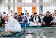 Wabup Morut Sholat Idul Fitri di Masjid Nurul Bahri Islamic Center