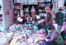 Sasar Pasar Wasuponda, Tim Terpadu Temukan Banyak Produk Kadaluwarsa