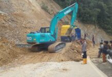 Kapolsek Mangkutana Tegaskan Kontraktor Proyek Pelebaran Jalan Standby Pasca Longsor