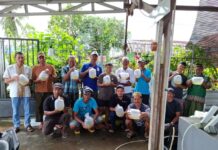 PT. CLM Salurkan Bantuan ke Petani Tambak dan Nelayan