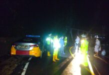 Hari Kedua Pasca Longsor, Jalan Trans Sulawesi Belum Bisa Dilewati, Kendaraan Macet Hingga 4 Kilometer