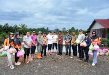 Bupati Morut Serahkan Bantuan Korban Bencana Banjir untuk 311 KK di Desa Togo Mulya