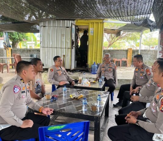 Kapolres Luwu Utara Ngopi Pagi Bersama Wakapolres dan PJU di Warkop COD Masamba