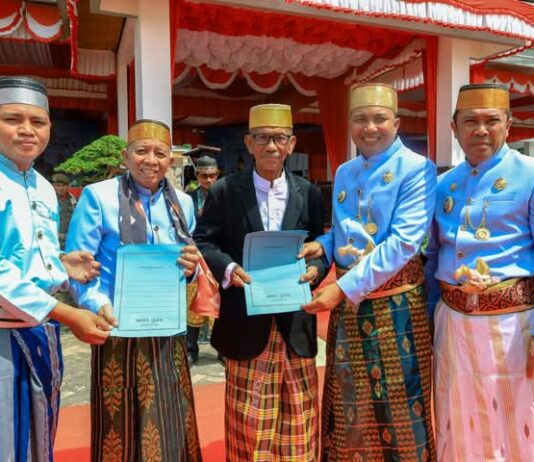 Puncak Peringatan Hari Jadi XXVI Luwu Utara, Dua Imam Desa Dapat Hadiah Umrah dari Bupati