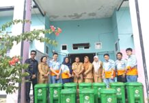 PT. CLM Serahkan 180 Unit Tempat Sampah Kepada Pemdes Puncak Indah