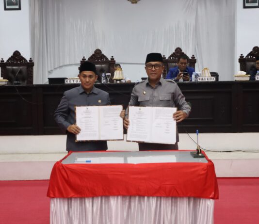 Ketua DPRD Luwu Utara Pimpin Paripurna Penandatanganan Nota Kesepakatan KUA dan PPAS Perubahan TA.2025