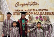 Raih IPK Tertinggi, Perwira Polri Muhammad Agus Resmi Sandang Gelar Doktor dari STIE AMKOP Makassar