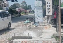 Warga Jalan Sangkuruwira Wotu Meradang, Gegara Tulisan di Plat Duiker