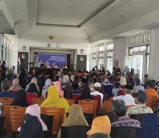 Tiga Lansia di Desa Lampenai Kecewa, Namanya Hilang dalam Daftar Penerima