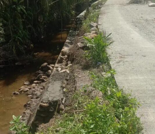 Warga Pertanyakan Pekerjaan Proteksi di Burau, Proyek atau Sumbangan ?