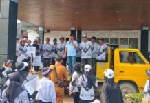 Wakil Ketua DPRD Luwu Utara Terima Ribuan Guru yang Lakukan Aksi Damai