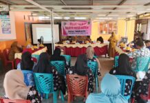 Jadi Narasumber Pelatihan Kader Kesehatan di Desa Tingkara, Kepala UPT Puskesmas Malangke Sampaikan Ini