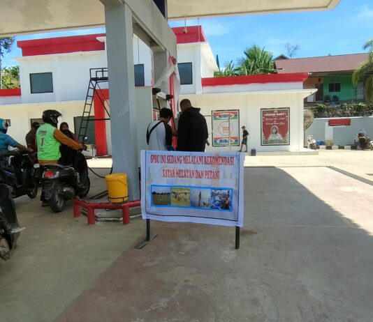 Pengawas SPBU Bahoue Sampaikan Pengisian BBM Bersubsidi Sesuai Kuota dan Data Kendaraan