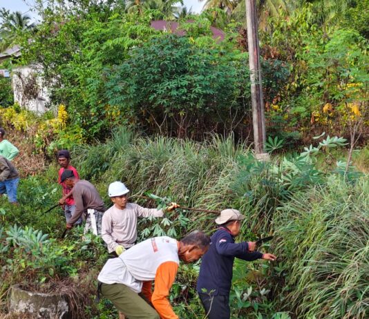 Pemerintah Kecamatan Malangke Rutin Setiap Jumat Laksanakan Gotong Royong di 14 Desa, Ini Tujuannya !